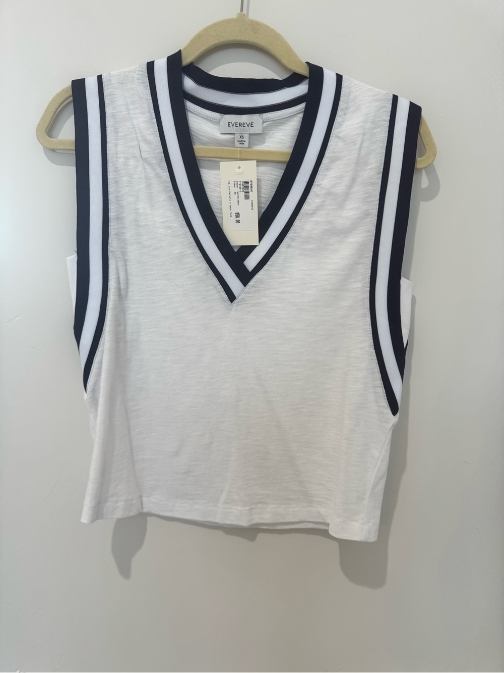 Evereve Callie Varsity V-Neck Tank - White & Navy NWT XS - Picture 3 of 5